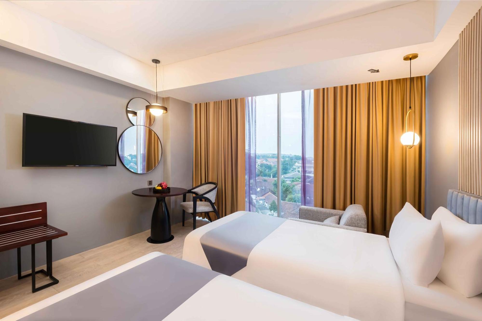Grand Edge Hotel Semarang Exterior foto