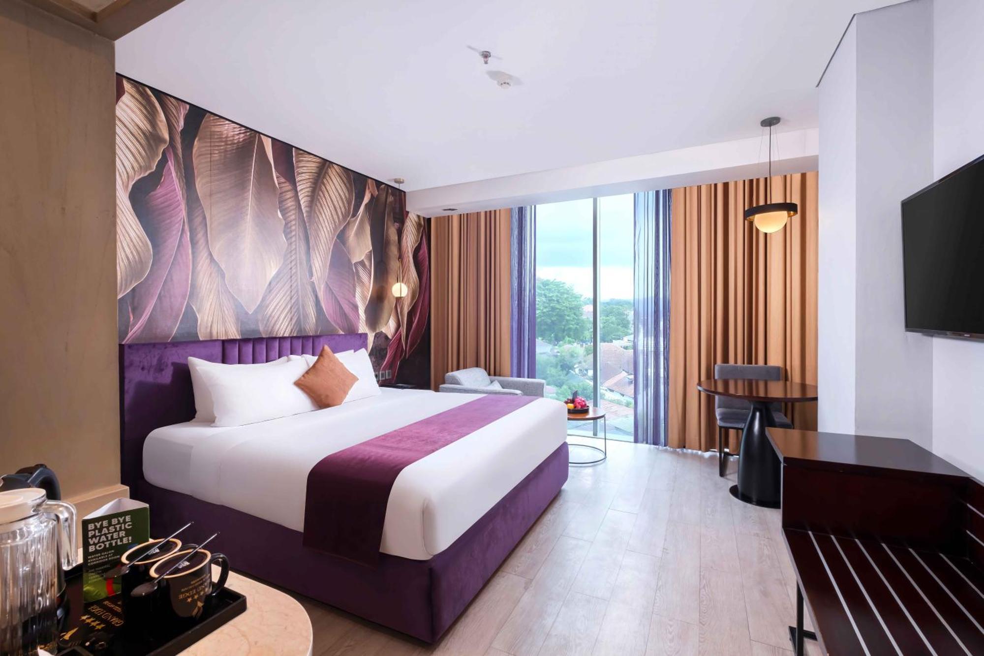 Grand Edge Hotel Semarang Exterior foto
