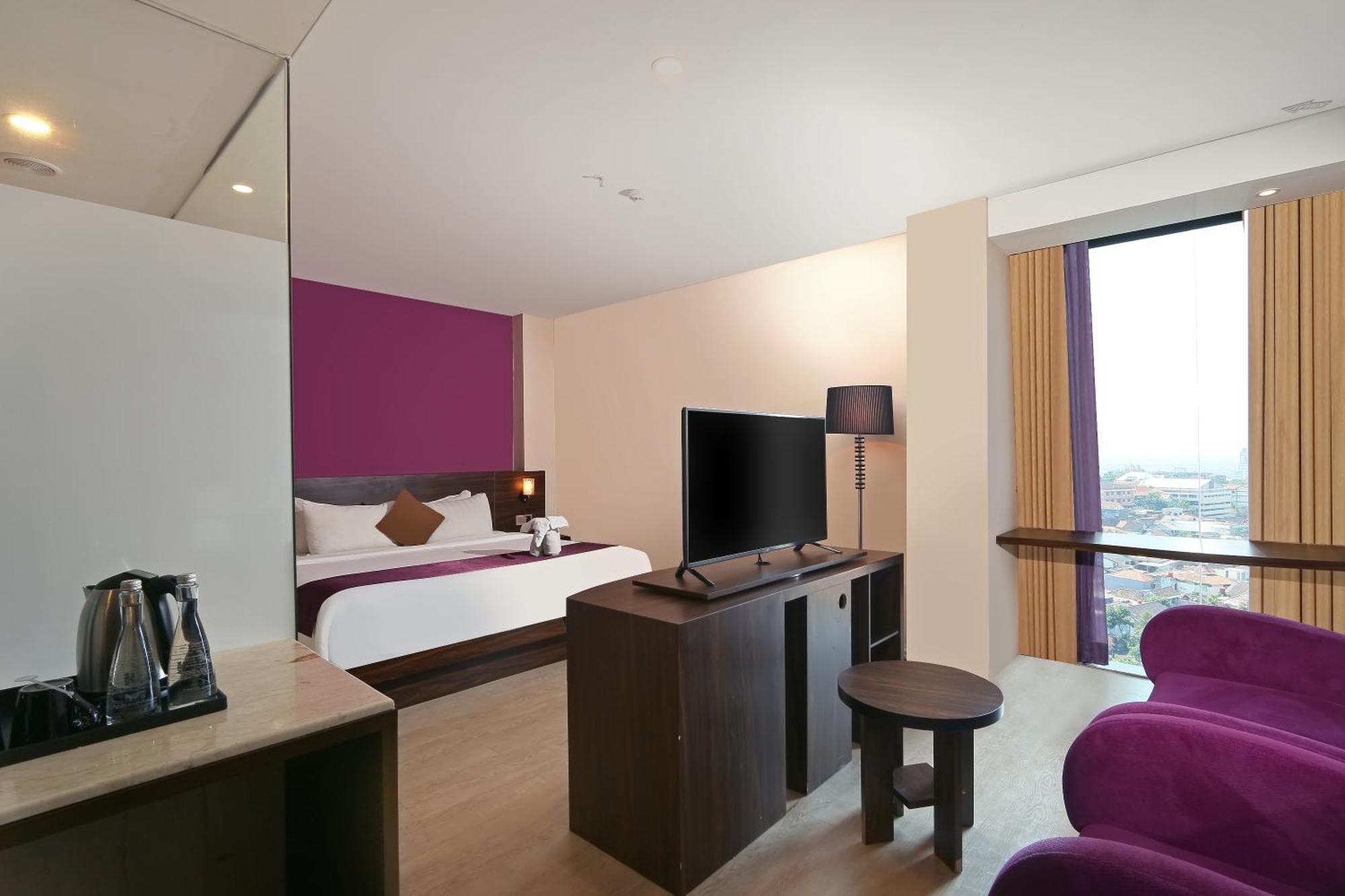 Grand Edge Hotel Semarang Exterior foto