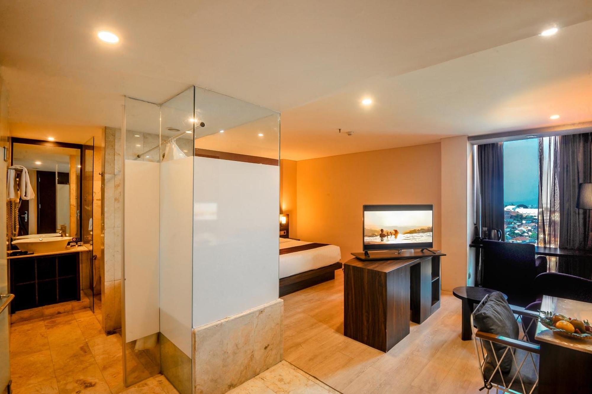 Grand Edge Hotel Semarang Exterior foto