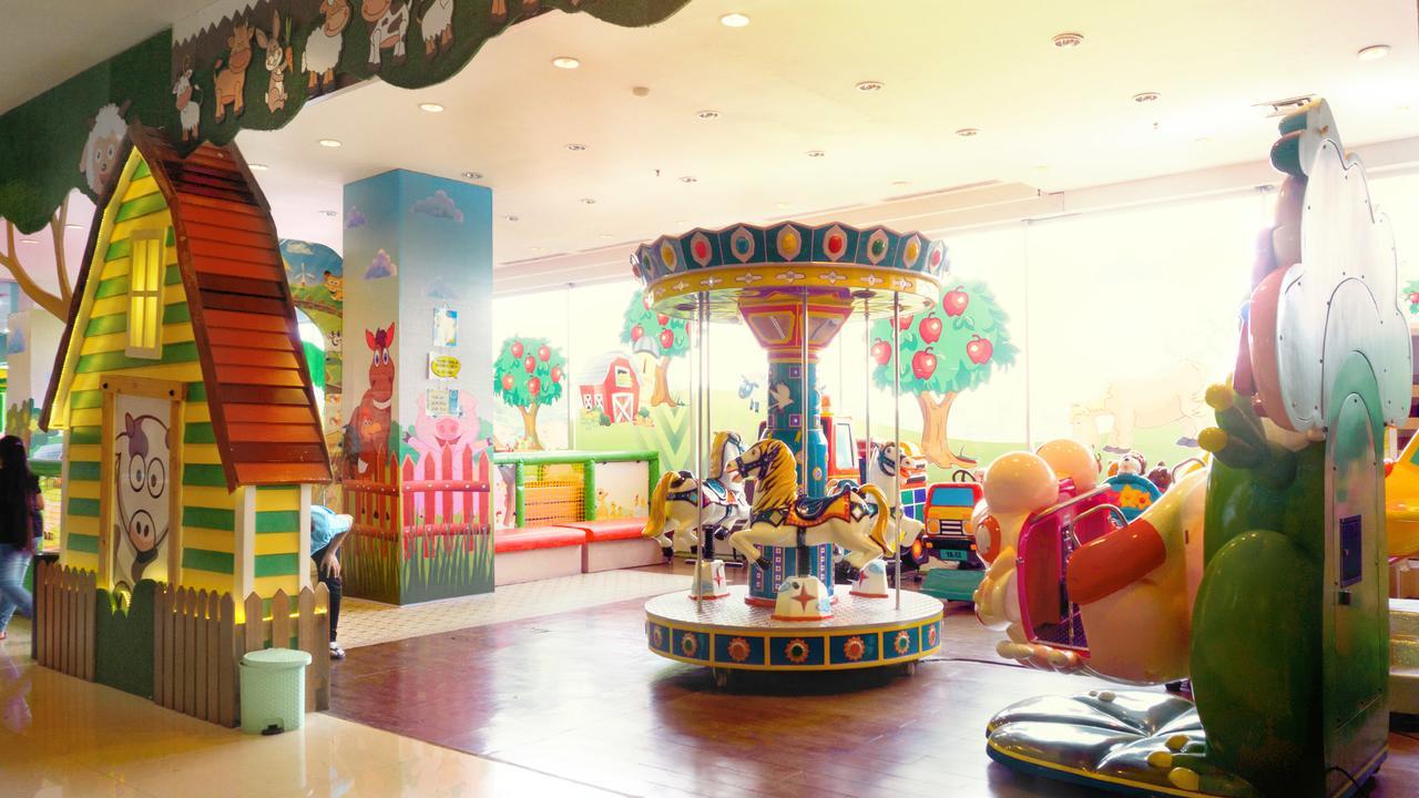 Grand Edge Hotel Semarang Exterior foto
